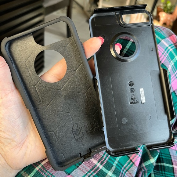 Iphone 7plus Otterbox black case - Picture 5 of 6
